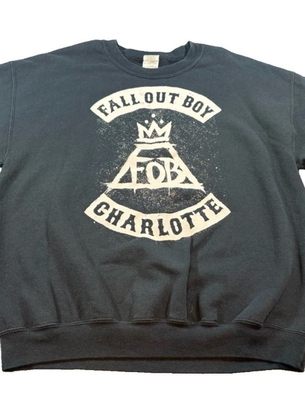 Fall Out Boy Charlotte NC Black Graphic Sweatshirt Gildan Heavy Blend Size L Emo